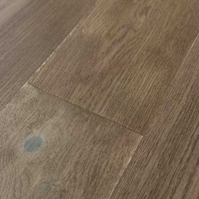 &amp;nbsp;7 1/2&quot; Kentwood Oak Brushed Saluki - In Stock at our Edmonton location.

726 sq. ft. in stock
&amp;nbsp;Sold by the Square Foot&amp;nbsp; — perfect for your next flooring project!

Final sale — don’t miss out!

Or pick up directly from our warehouse, Monday to Friday, 8:00 AM – 3:30 PM

Upgrade your space with beautiful, durable flooring today